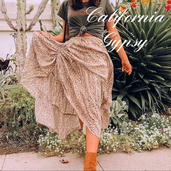 LAST ONE Leopard Ruched Skirt - Picture 14 of 16